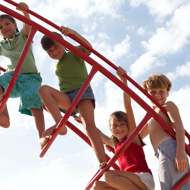 Fallschutz auf dem Spielplatz