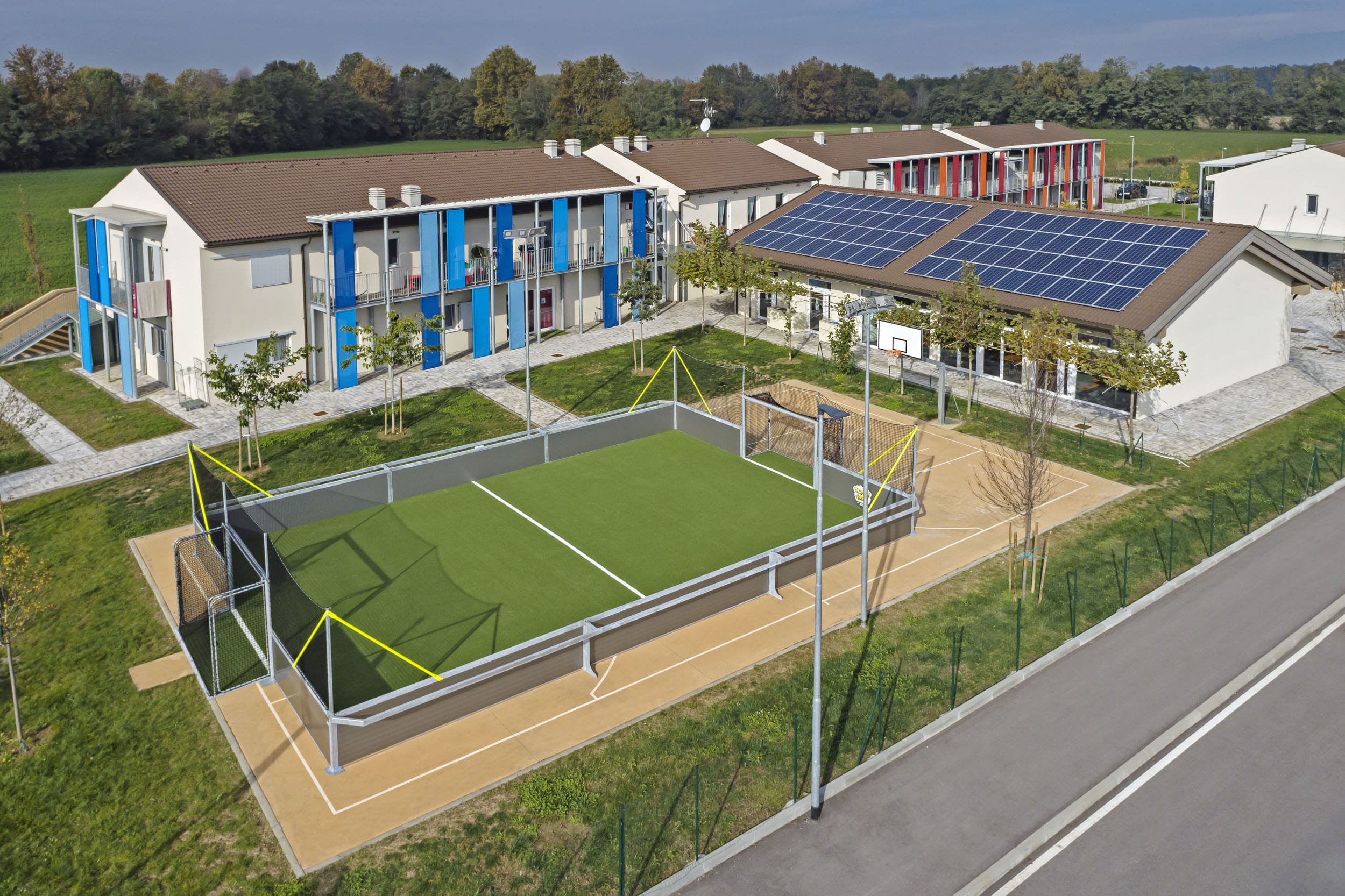 Donation as a sign of solidarity: Mini pitch in the heart of Lombardy